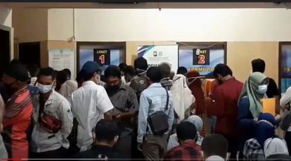 Tutup Tahun, Pemohon SIM di Gresik Membludak