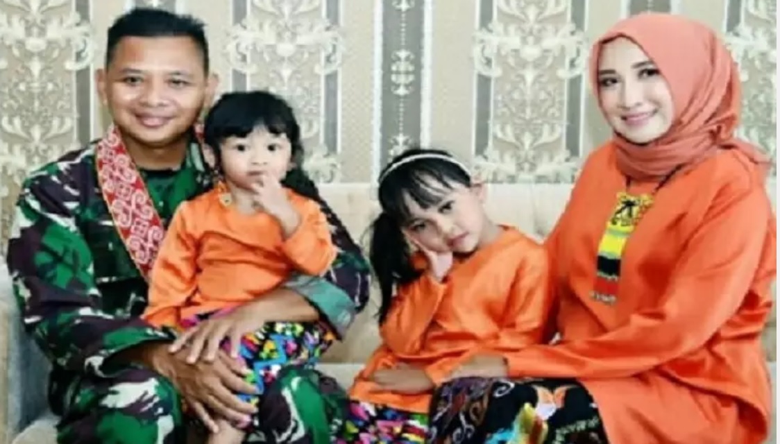 Rahmania Ekananda dan kedua anaknya Fazila Amara dan Fatimah Ashalina merupakan salah satu korban pesawat jatuh Sriwijaya Air SJ 182 (Foto / Istimewa))