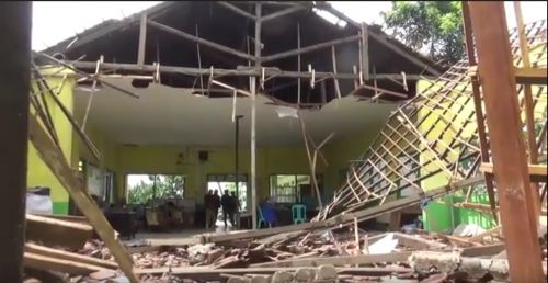 Kondisi kantor Desa Grobogan yang ambruk dimakan usia (Foto / Metro TV)