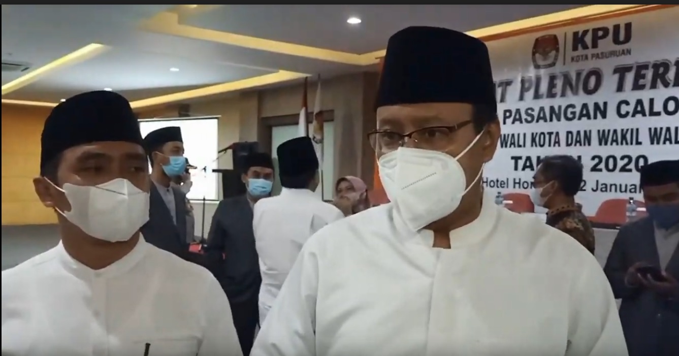 Saifullah Yusuf (Gus Ipul) bersama dengan Adi Wibowo  ditetapkan menjadi wali kota dan wakil wali kota Pasuruan. (metrotv) 