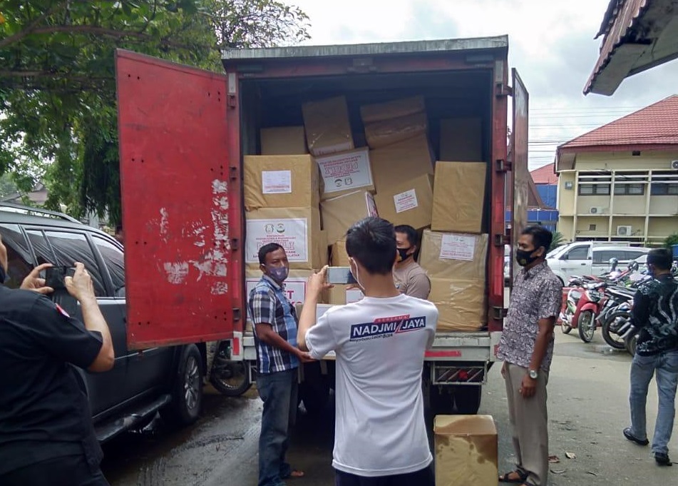 Bantuan sembako dan obat-obatan Polda Jatim tiba di sejumlah kawasan di Sulbar dan Sulsel (Foto / istimewa)