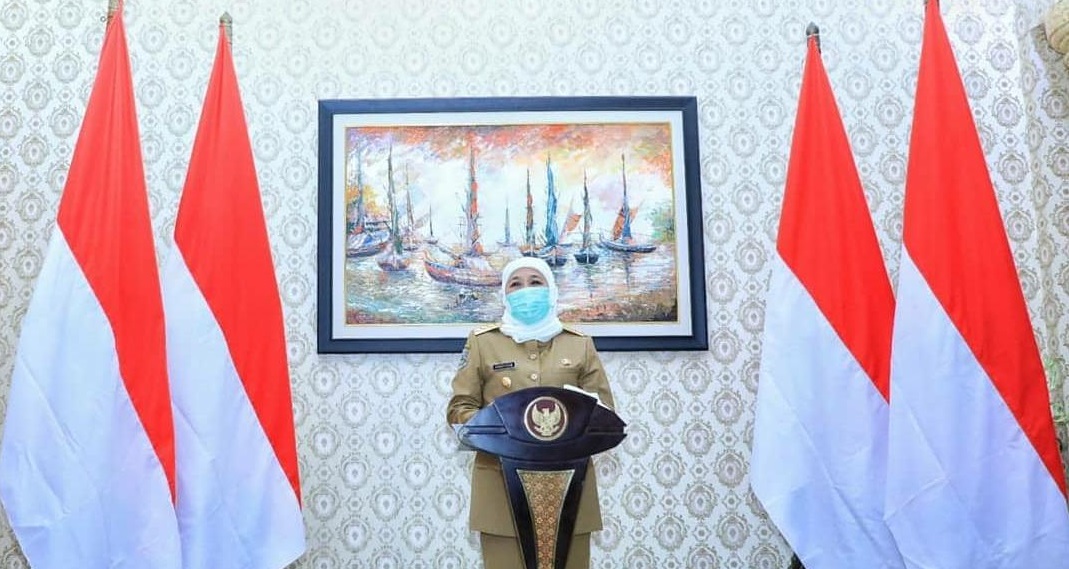 Gubernur Jawa Timur, Khofifah Indar Parawansa saat memberikan ucapan selamat kepada Jenderal Polisi Listyo Sigit Prabowo resmi menjabat sebagai Kepala Kepolisian RI (Kapolri) (Foto / Metro TV)