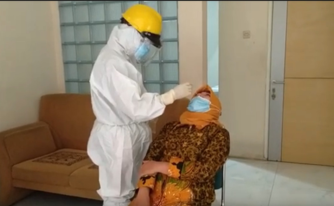 Ketua Komisi Positif Covid-19, DPRD Kota Probolinggo Gelar Tes Swab Massal