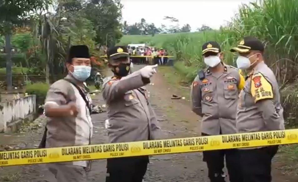 Kapolres Malang, AKBP Hendri Umar berada di lokasi kejadian carok massal. (metrotv) 