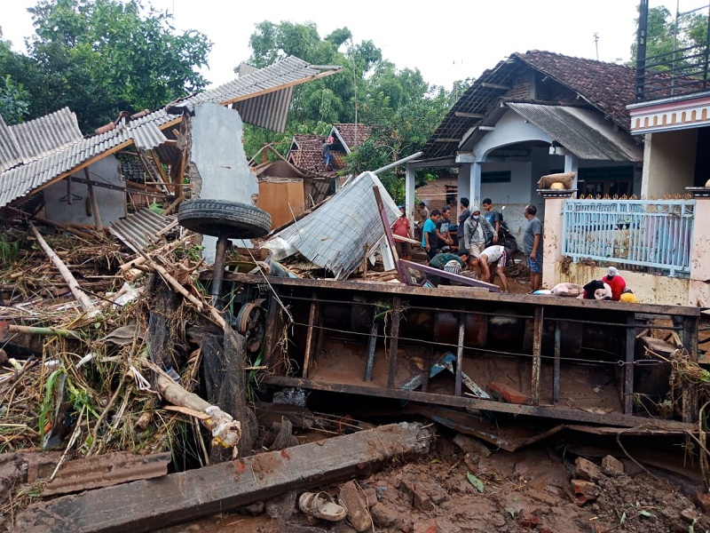 Banjir Bandang Terjang Dua Desa di Jombang