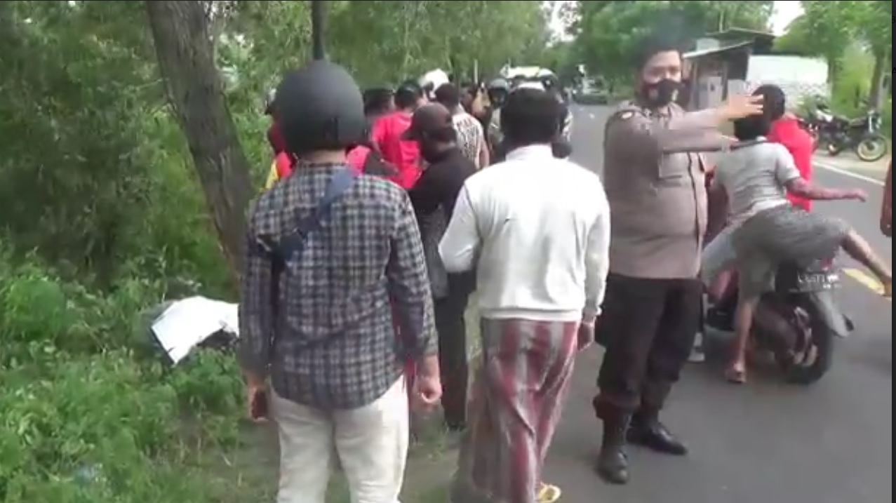 Abdurrohim tewas usai menabrak pohon di tepi jalan (Foto / Metro TV)