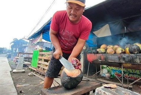 Degan Bakar Kaya Rempah Digandrungi di Kediri