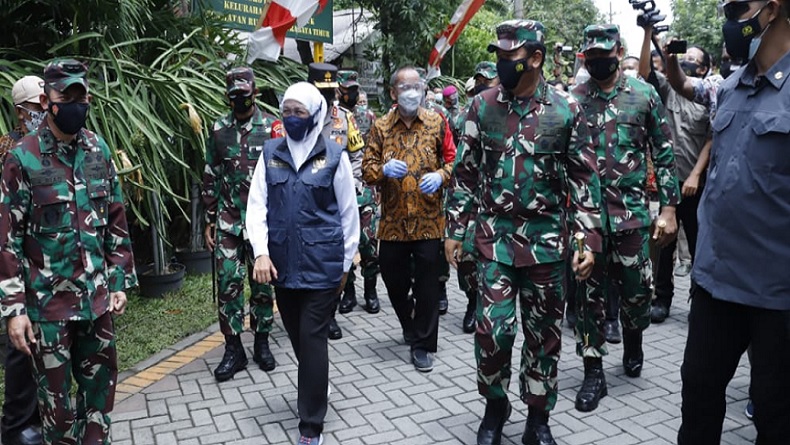 Panglima Tinjau Pelaksanaan PPKM Skala Mikro di Surabaya