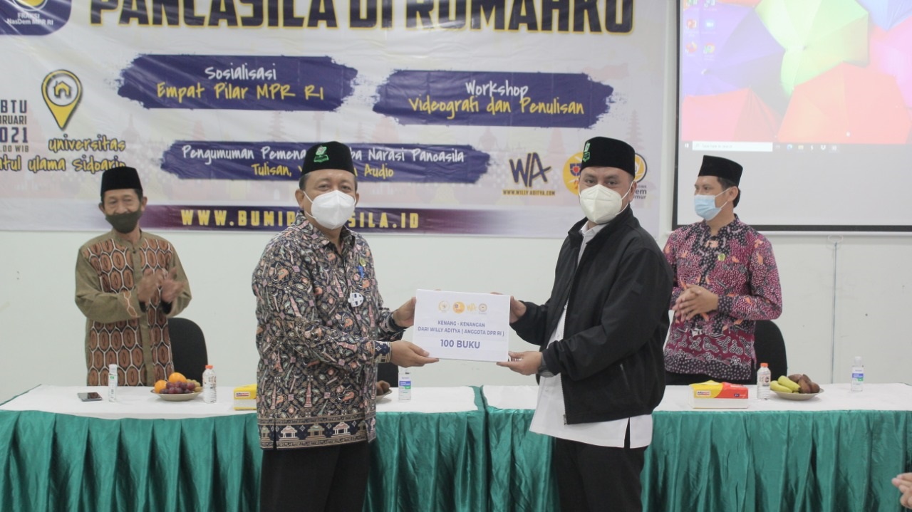  Anggota MPR RI, Willy Aditya saat sosialisasi empat pilar MPR RI di Universitas Nahdlatul Ulama, Sidoarjo (Foto / Istimewa) 