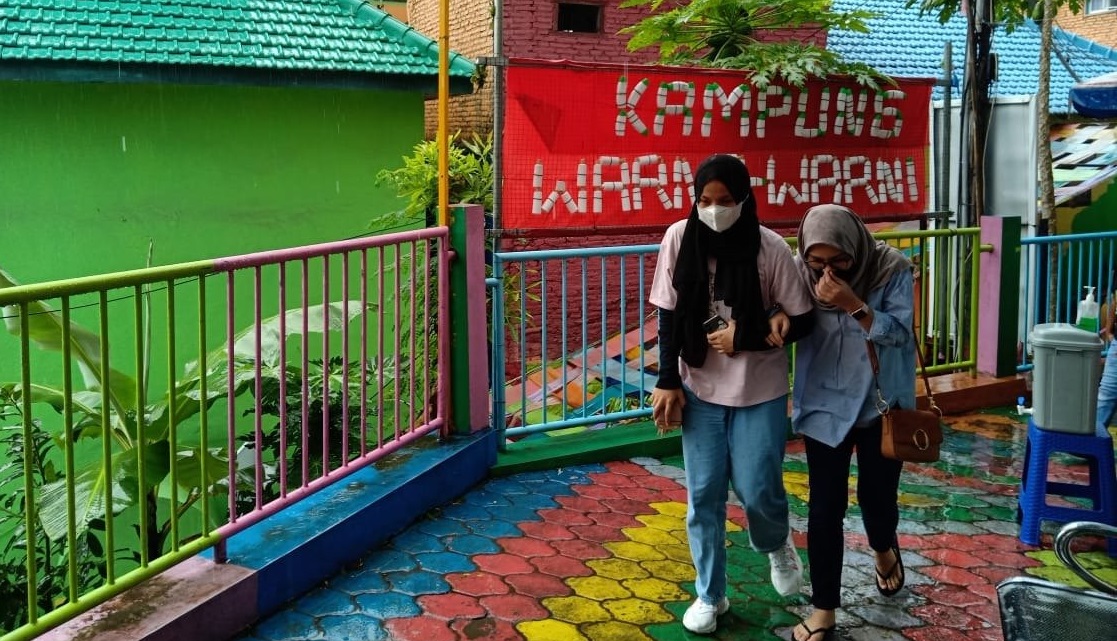 Pengunjung kampung warna-warni Malang semakin sepi saat pandemi. (Foto / Metro TV)