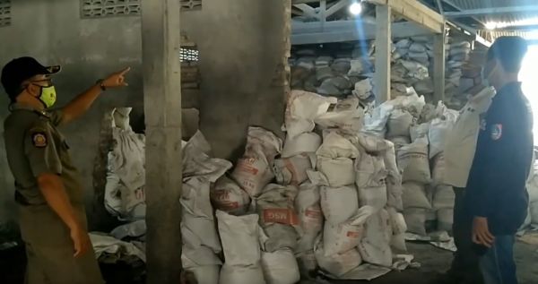 Satpol PP Jombang Gerebek Pengolahan Limbah B3 Ilegal