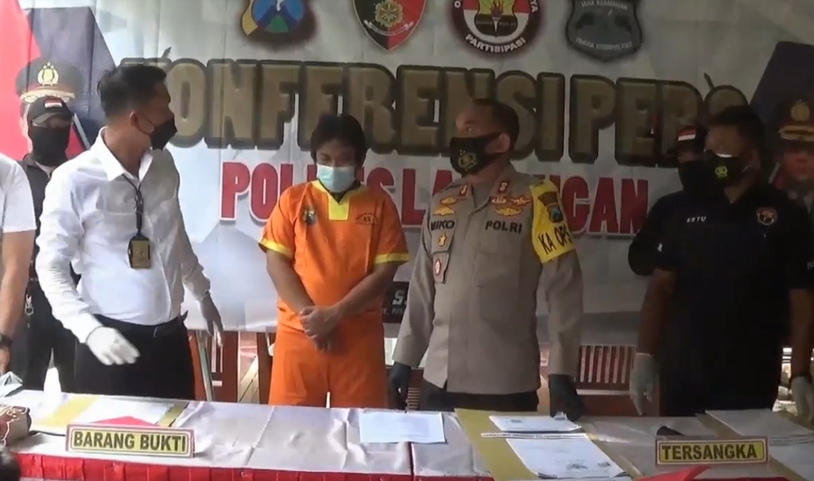 Pengusaha properti AB ditangkap petugas Polres Lamongan setelah kabur dua tahun. (metrotv)