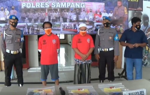 Dua oknum LSM di Sampang tertangkap petugas saat memeras kontraktor proyek. (metrotv)