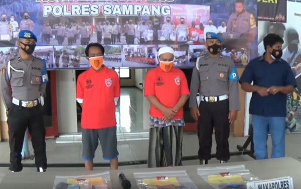 Peras Kontraktor Rp 100 Juta,  Dua Anggota LSM Diringkus