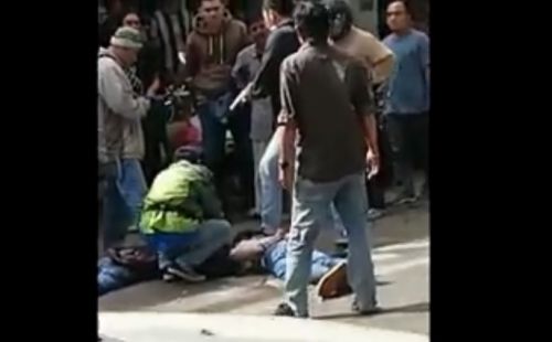 Aksi penangkapan dua pelaku curanmor di Malang terekam kamera ponsel. (metrotv)