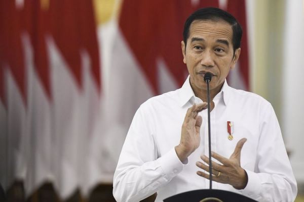 Jokowi Cabut Aturan Investasi Miras