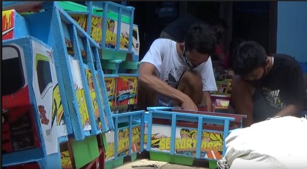 Kreatif, Truk Goyang Buatan Pelajar Ponorogo Laku Keras