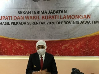 Gubernur Jawa Timur, Khofifah Indar Parawansa menghadiri sertijab bupati Lamongan. (medcom.id)