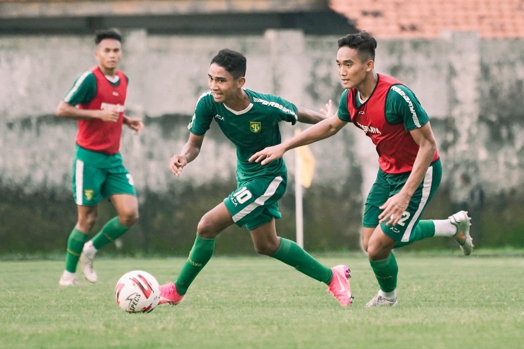 Salah satu pemain Timnas Rizky Ridho sudah mengikuti latihan bersama Persebaya.  (Ft/Persebaya)