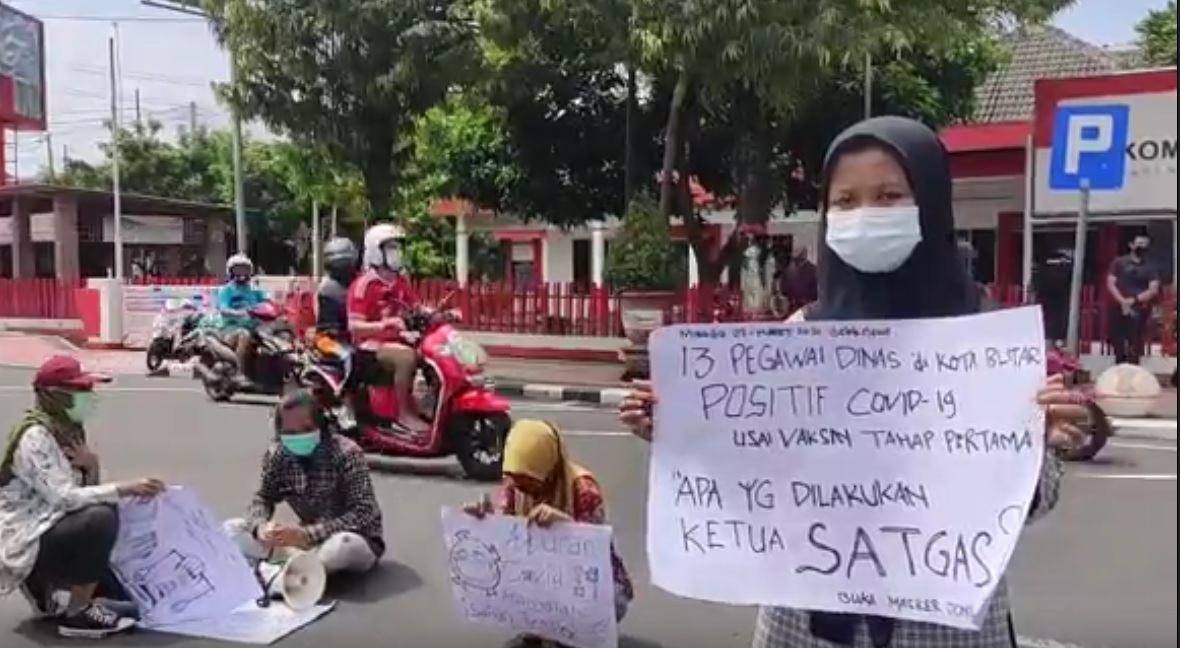Joget Sawer Wali Kota Blitar Didemo Mahasiswa, Polisi Jangan Tebang Pilih!