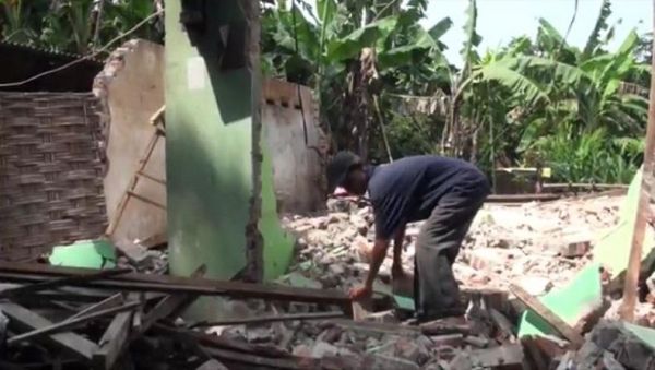 Berebut Harta, Mantan Istri Hancurkan Rumah Mantan Suami