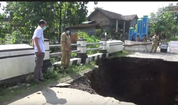 Ambrol, Jembatan Bogem Magetan Digelontor Rp 1,2 Miliar