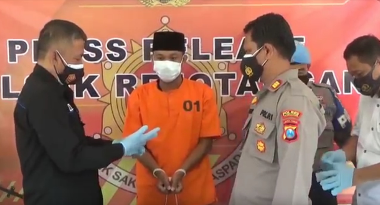 Polsek Rejotangan, Tulungagung mengamankan seorang polisi gadungan asal Lumajang. (metrotv)