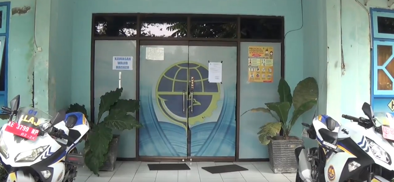Pelayanan uji kir di Dishub Magetan ditutup sementara setelah salah satu pegawai meninggal terpapar covid-19 (Foto / Metro TV)