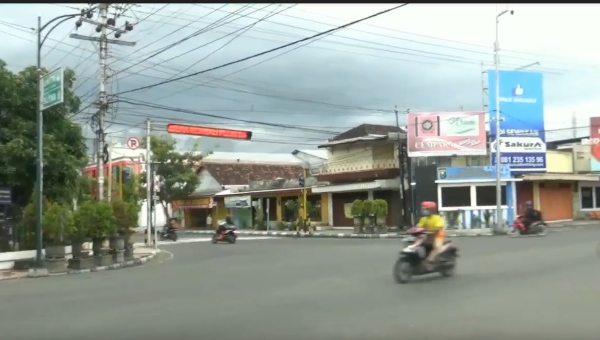 Simpang Empat Tamanan, Kelurahan Tamanan, Tulungagung menjadi lokasi ujicoba tilang elektronik. (metrotv)