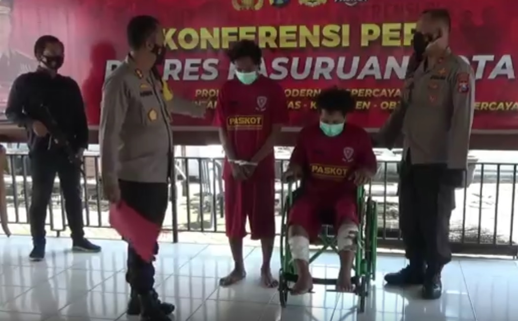 Dua pelaku jambret spesialis anak-anak diringkus Satreskrim Polres Pasuruan Kota. (metrotv)