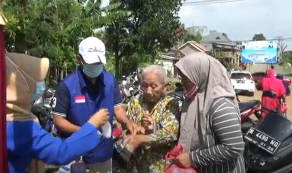 Peduli Korban Banjir Dringu, Nasdem Dirikan Posko Pengobatan Gratis