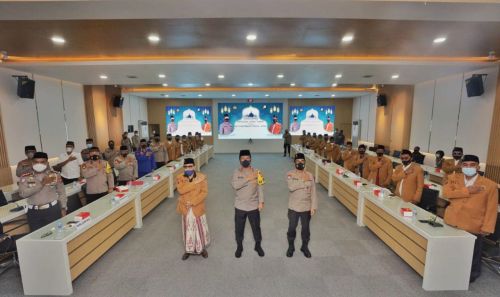 Kapolda Jawa Timur Irjen Pol Nico Afinta menerima audiensi Da'i Kamtibmas Polda Jatim (Foto / Clicks.id)