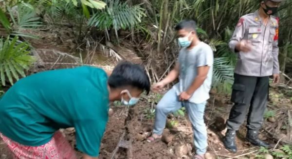 Pencuri Motor di Gresik Kubur Onderdil di Kebun