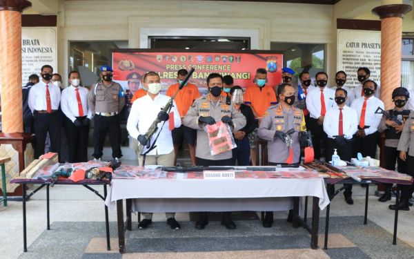 Polisi Gerebek Home Industri Senpi Rakitan Banyuwangi, Empat Tersangka Diringkus