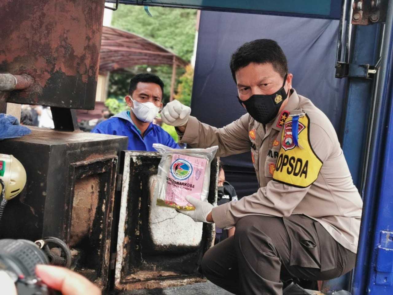 Barang bukti narkoba berbagai jenis dimusnahkan. (ist)