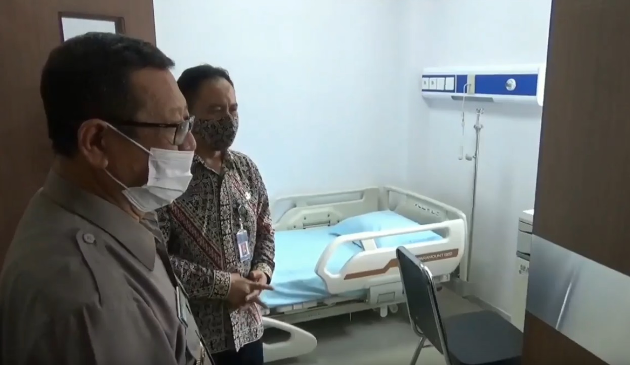 Bupati Tulungagung, Maryoto Birowo meninjau fasilitas baru di RSUD Dr. Iskak (metrotv)