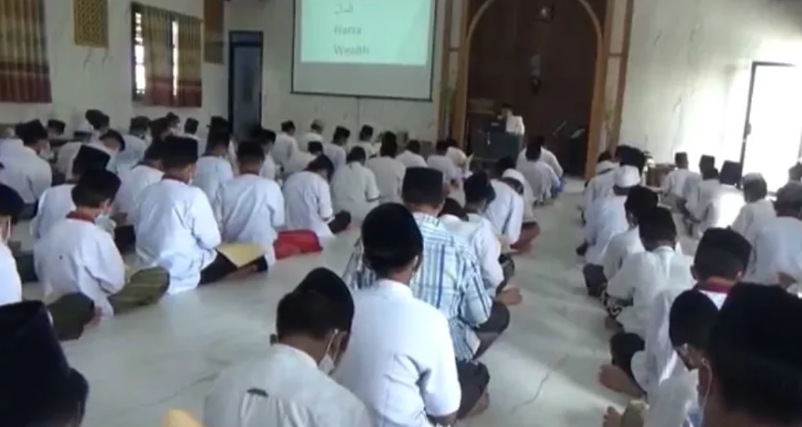 Tak Hanya Kitab Kuning, Ternyata Ini Juga Diajarkan di Pondok Pesantren Jombang