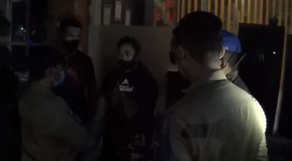 Bersama WIL di Hotel, Oknum Satpol PP Kota Surabaya Digerebek Istri