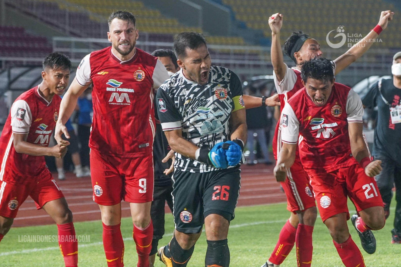 Selebrasi pemain Persija usai menang adu penalti melawan PSM. (lib)