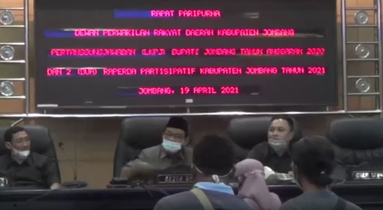 Rapat paripurna gagal digelar setelah 27 anggota DPRD Jombang tidak hadir. (metrotv)