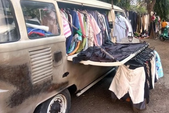 Jelang Lebaran, Pakaian Bekas  Impor Diburu Warga Lamongan