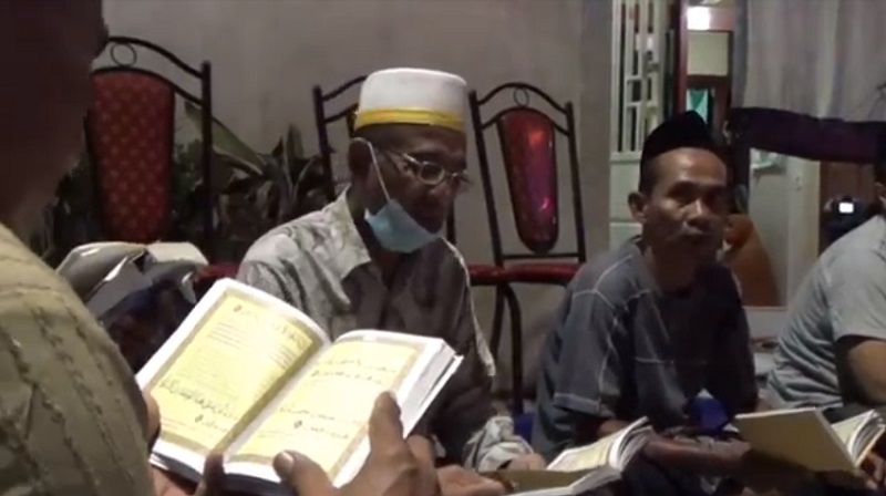 Berharap Semua Selamat, Keluarga KRI Nanggala 402 Gelar Doa Bersama