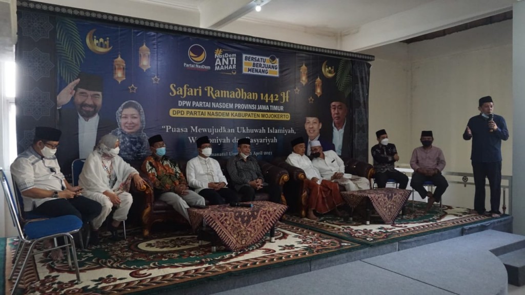 DPW Partai NasDem Jawa Timur menggelar safari Ramadan di Kampus Institut Kiai Haji Abdul Chalim (IKHAC) Ponpes Amanatul Ummah. Metro TV/ Tamam Mubarok