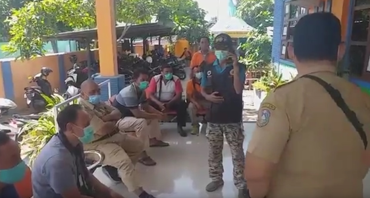 Petugas Pemakaman Jenazah Covid-19 Geruduk Kantor BPBD Situbondo, 6 Bulan Belum Dibayar!