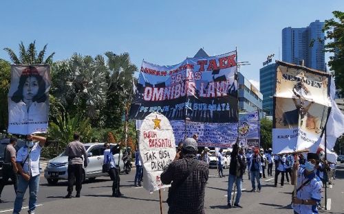 Ratusan buruh peringati Mayday dengan turun ke Jalan (Foto / Metro TV)