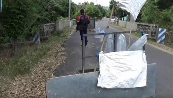 Tergerus Arus, Jembatan di Ngawi Nyaris Putus