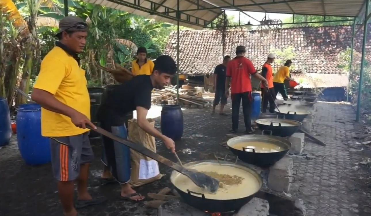 Melihat Tradisi Kolak Ayam di Gresik yang Disajikan saat 23 Ramadan