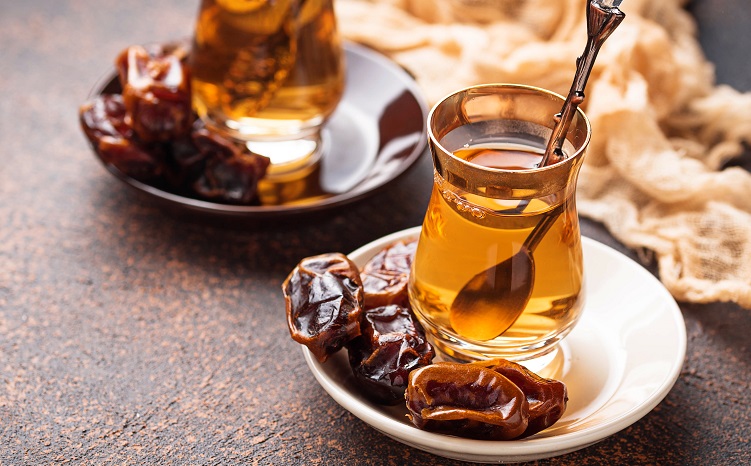 Jelang Berbuka, Mencicipi Teh Kurma dari Gula Singkong