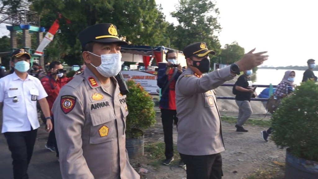 Hadapi Pemudik Nekat, Polres Mojokerto Tutup Jalan Tikus