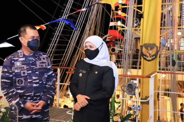 Pisah Sambut Pangkoarmada II di Atas KRI Bima Suci, Ini Harapan Gubernur Khofifah!
